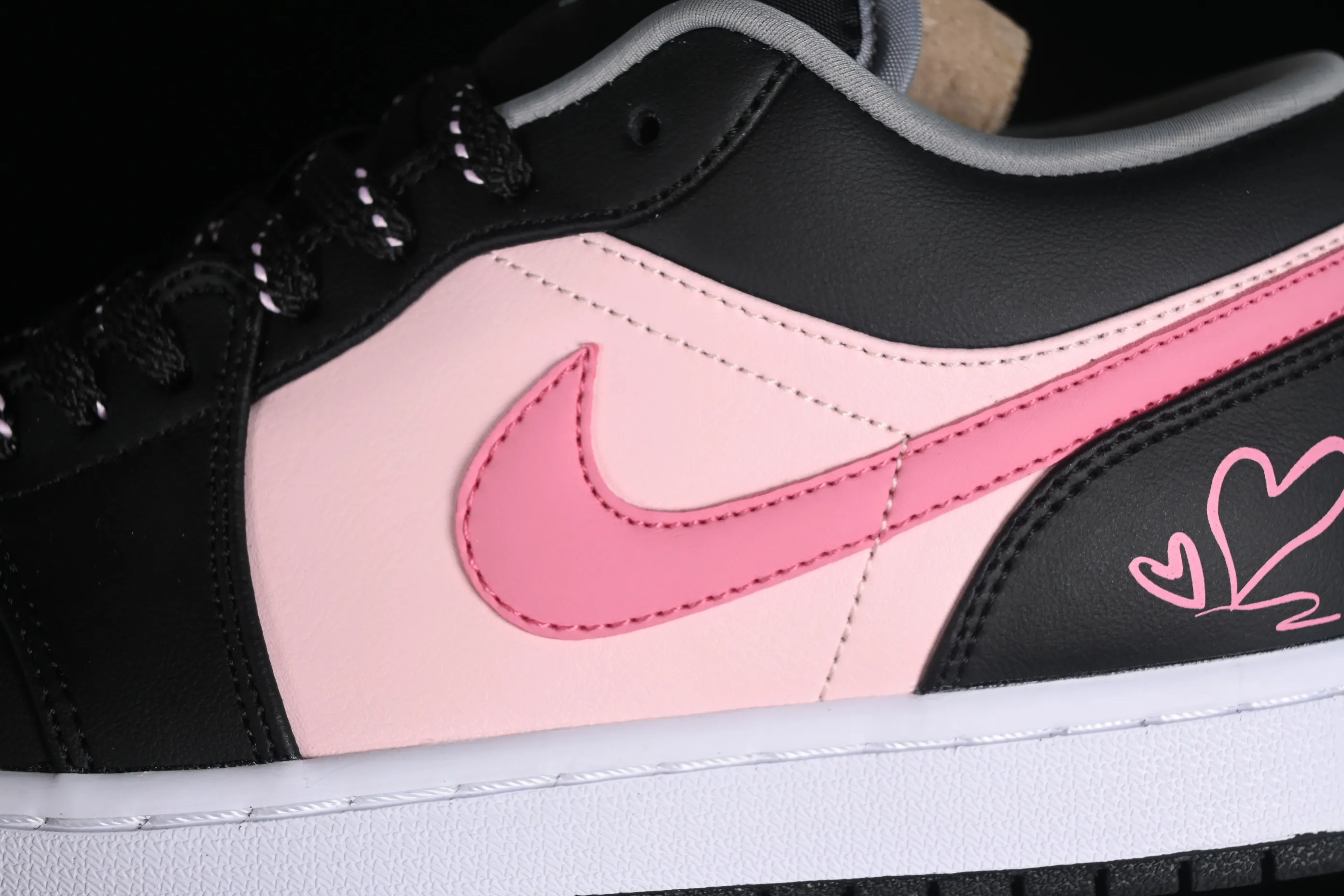 All categories Air Jordan Jordan series basketball shoes Air Jordan 1 Low Air Jordan 1 Low AJ1 Joe 1 Valentine's Day customized low-bang cultural casual sneakers 553558-040